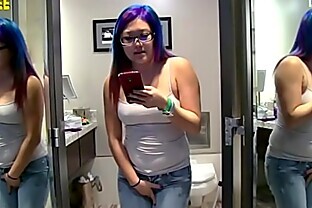 Hot Girls Need to Pee Wetting Tight Jeans Spandex 2018